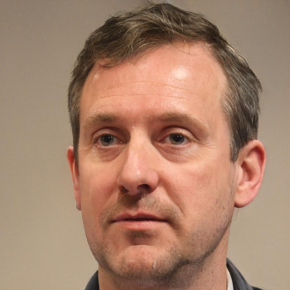 Profesor especialista en análisis financiero